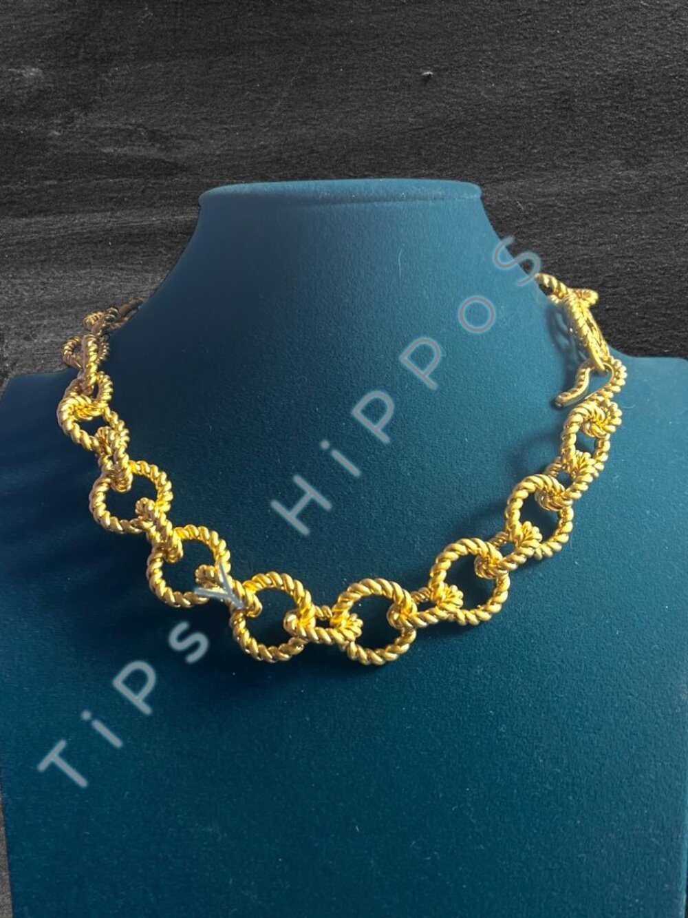TORY BURCH Gold-Tone Chunky Rope Chain Link Necklace With Toggle Clasp - Picture 4 of 8